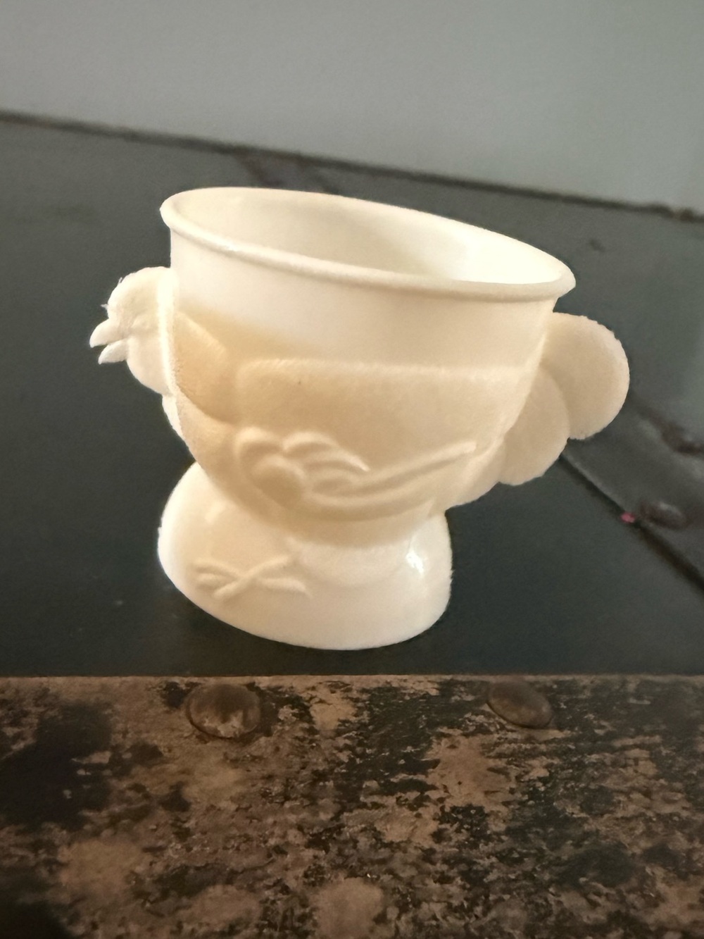 Vtg 50's 60s Soft Plastic Easter Egg Cups Figural Chicken Hen Yellow And White - Picture 4 of 4